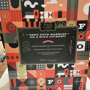 FAO SCHWARZ 321 PIECE MARBLE RUN KINETIC FUN - New In Box